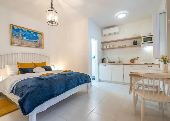 Starry Night Studio * Rijeka